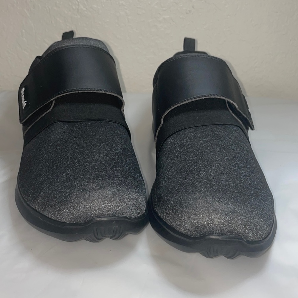 PROPÉT SHOES NEW, size 14, very comfy, last one!